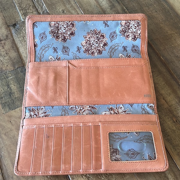 Tan/orange hobo Sadie tri fold wallet - Picture 3 of 6